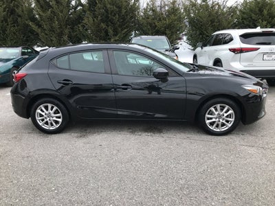 2017 Mazda Mazda3 5-Door Sport