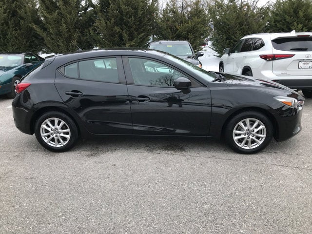 2017 Mazda Mazda3 5-Door Sport