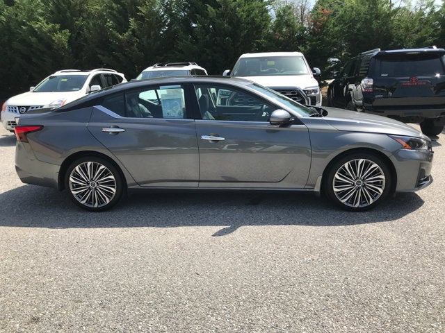2025 Nissan Altima SL