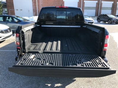 2024 Nissan Frontier SL