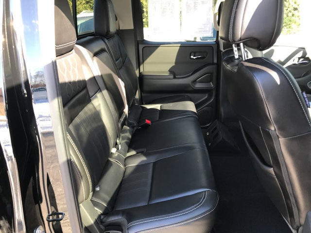 2024 Nissan Frontier SL