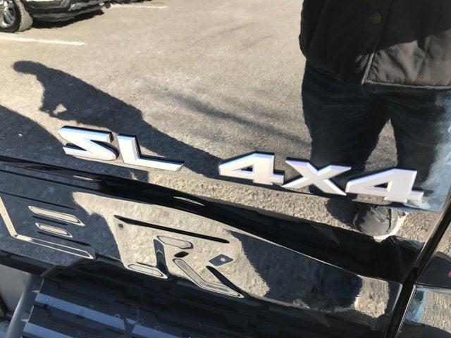 2024 Nissan Frontier SL