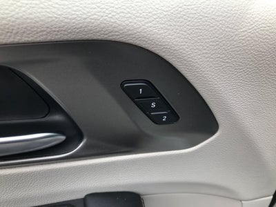 2020 Chrysler Pacifica Touring L