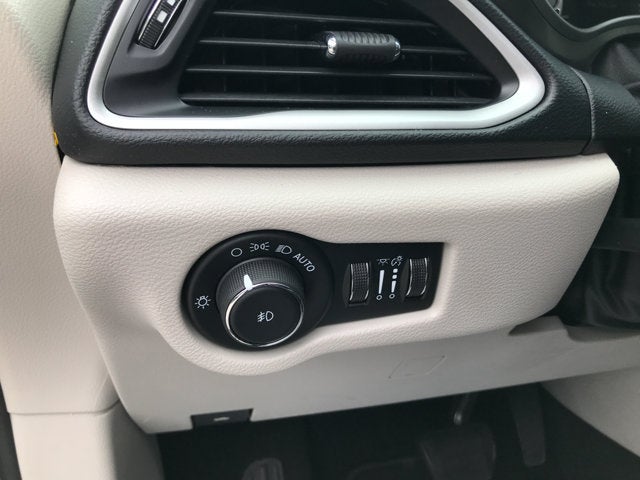 2020 Chrysler Pacifica Touring L