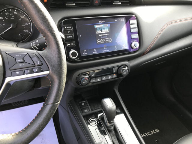 2023 Nissan Kicks SR