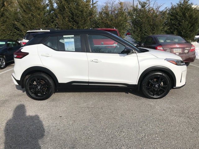 2023 Nissan Kicks SR