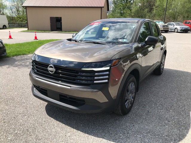 2025 Nissan Kicks S