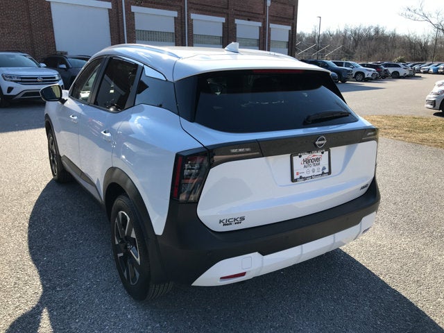 2025 Nissan Kicks SV