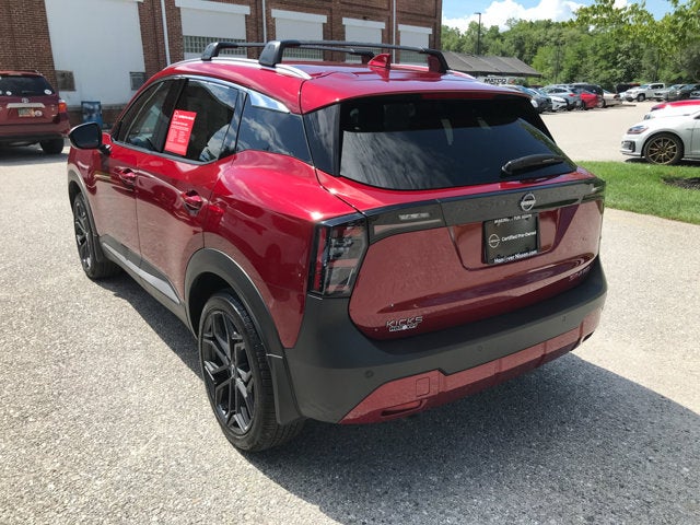 2025 Nissan Kicks SR