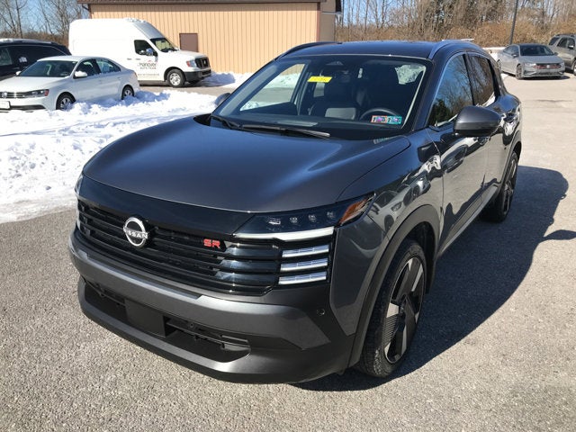 2025 Nissan Kicks SR