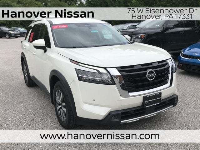 2024 Nissan Pathfinder SL
