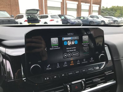 2024 Nissan Pathfinder SL