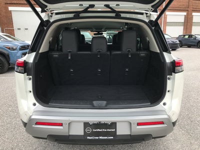 2024 Nissan Pathfinder SL