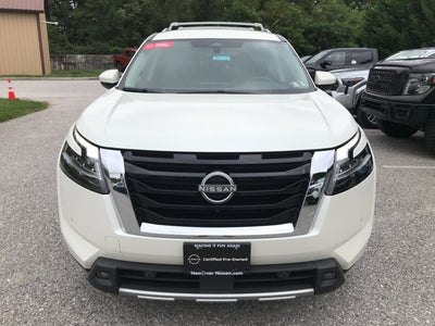 2024 Nissan Pathfinder SL