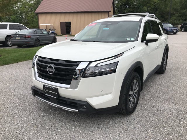 2024 Nissan Pathfinder SL