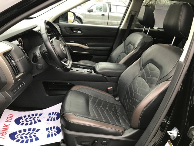 2022 Nissan Pathfinder Platinum