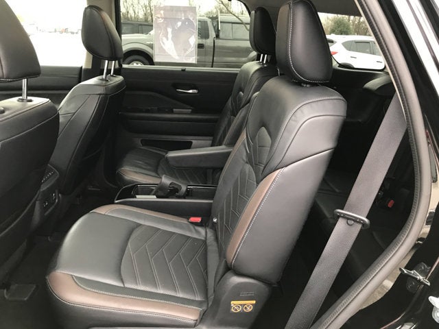 2022 Nissan Pathfinder Platinum