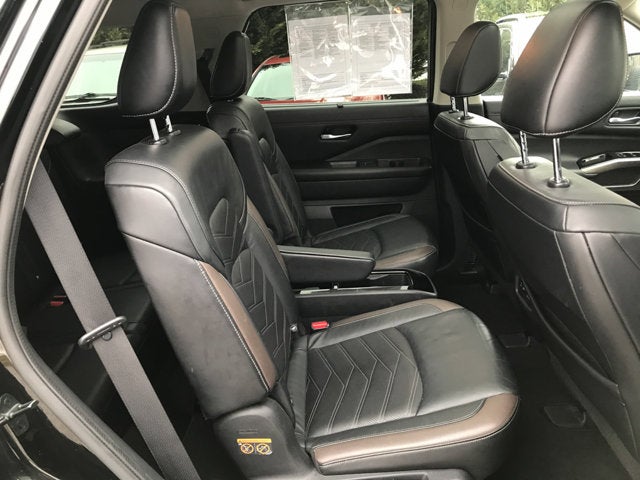 2022 Nissan Pathfinder Platinum