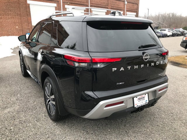 2022 Nissan Pathfinder Platinum