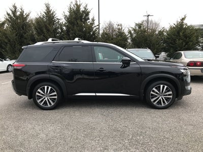 2022 Nissan Pathfinder Platinum
