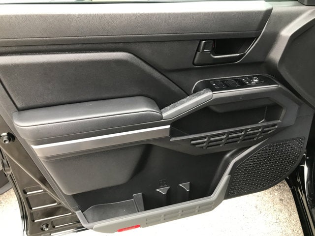 2025 Toyota Tacoma 4WD SR5