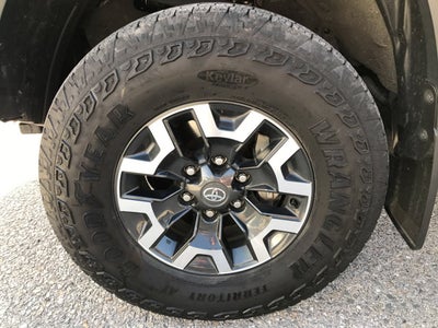 2022 Toyota Tacoma 4WD TRD Off Road