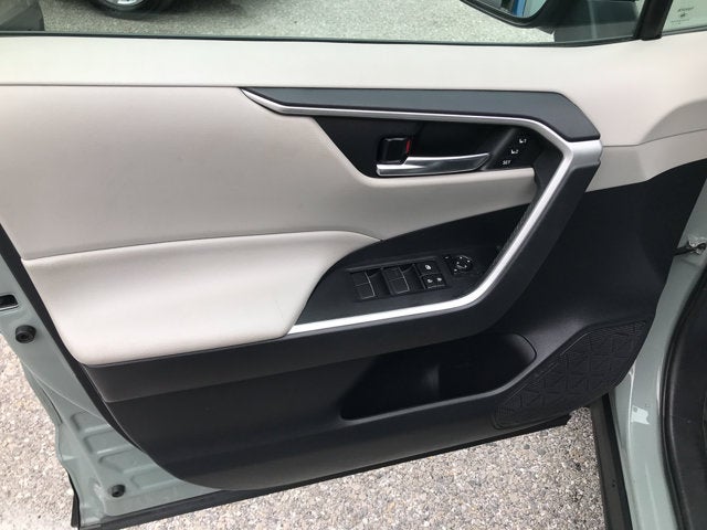 2021 Toyota RAV4 Hybrid XLE Premium