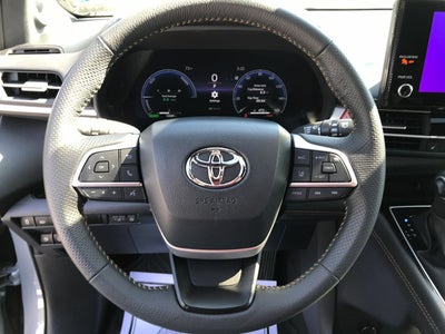 2025 Toyota Sienna Woodland Edition