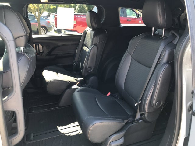 2025 Toyota Sienna Woodland Edition