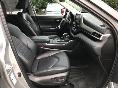 2022 Toyota Highlander Hybrid XLE