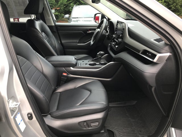 2022 Toyota Highlander Hybrid XLE