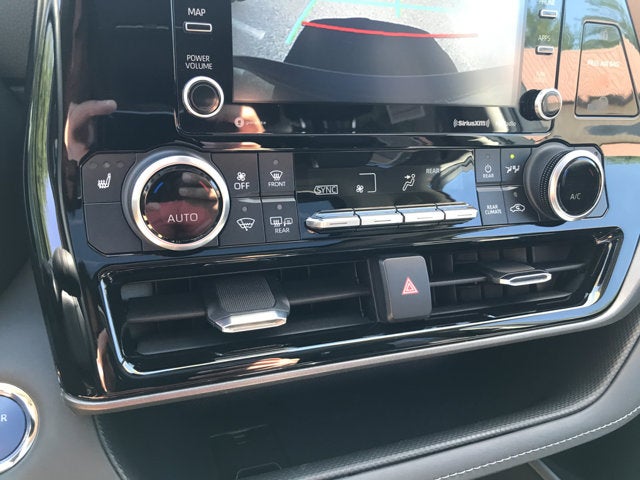 2022 Toyota Highlander Hybrid XLE