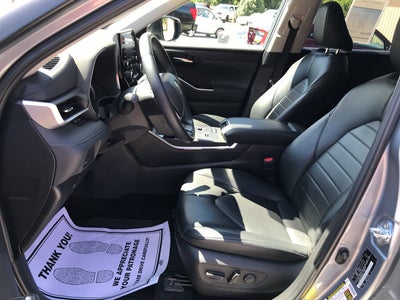 2022 Toyota Highlander Hybrid XLE