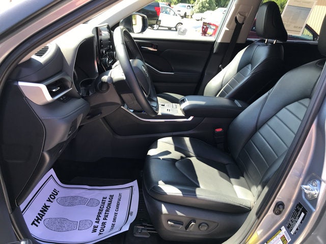 2022 Toyota Highlander Hybrid XLE