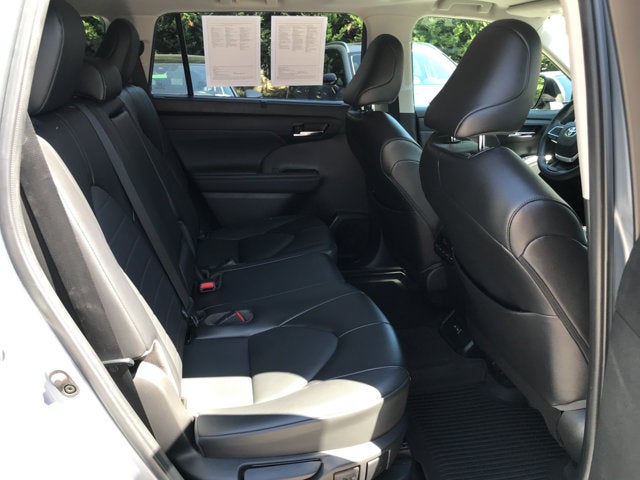 2022 Toyota Highlander Hybrid XLE