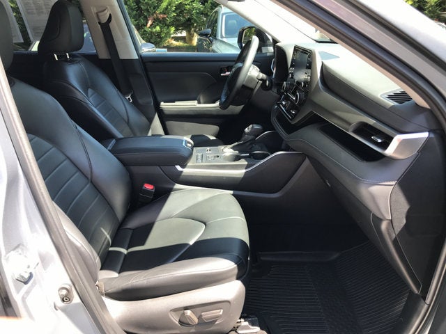 2022 Toyota Highlander Hybrid XLE