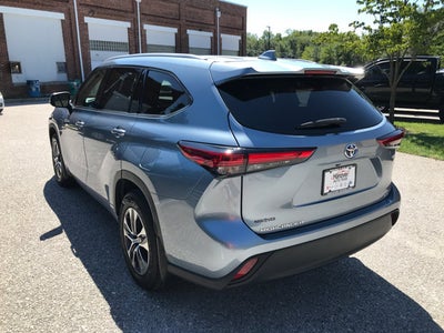 2022 Toyota Highlander Hybrid XLE