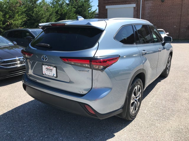2022 Toyota Highlander Hybrid XLE