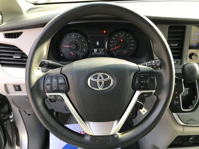 2016 Toyota Sienna LE