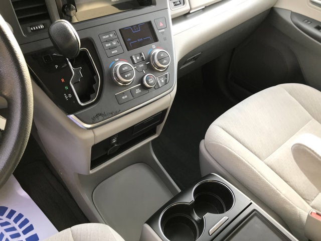 2016 Toyota Sienna LE