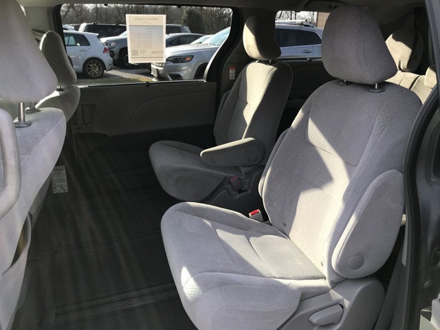 2016 Toyota Sienna LE