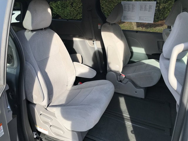 2016 Toyota Sienna LE