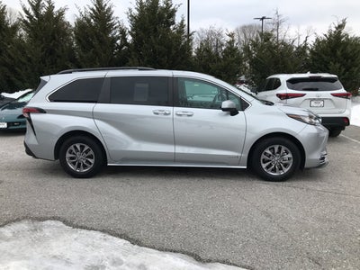 2021 Toyota Sienna XLE