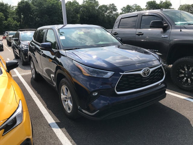 2023 Toyota Highlander Base