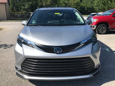2025 Toyota Sienna XLE