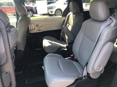 2025 Toyota Sienna XLE