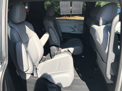 2025 Toyota Sienna XLE