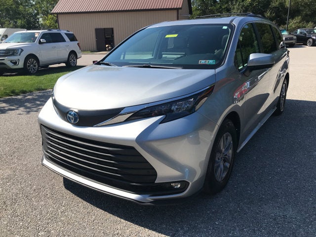 2025 Toyota Sienna XLE