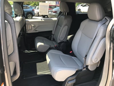 2025 Toyota Sienna XLE