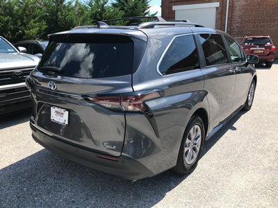 2025 Toyota Sienna XLE
